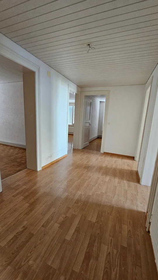 Schönes 4-Zimmer-Apartment im 1. Stock – Foto 7 von 9