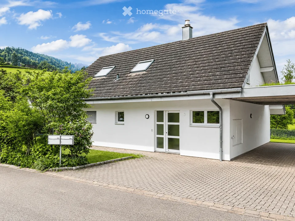 Ampia casa unifamiliare di 6,5 locali in una posizione tranquilla a Niederdorf