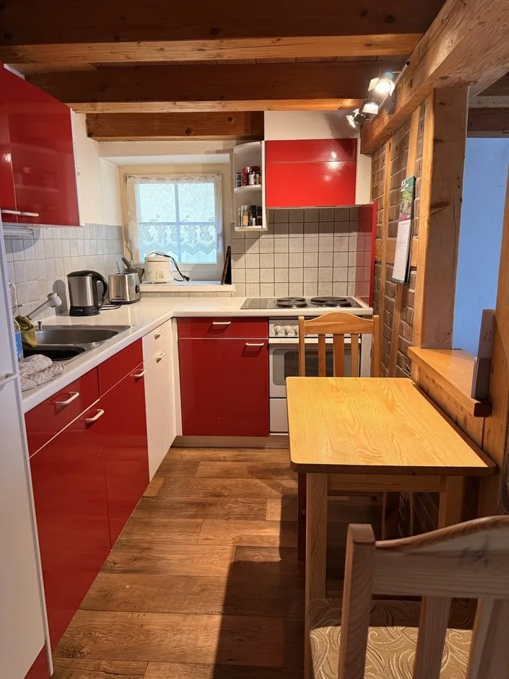 2-Zimmer-Wohnung mit historischem Charakter in Obermeilen