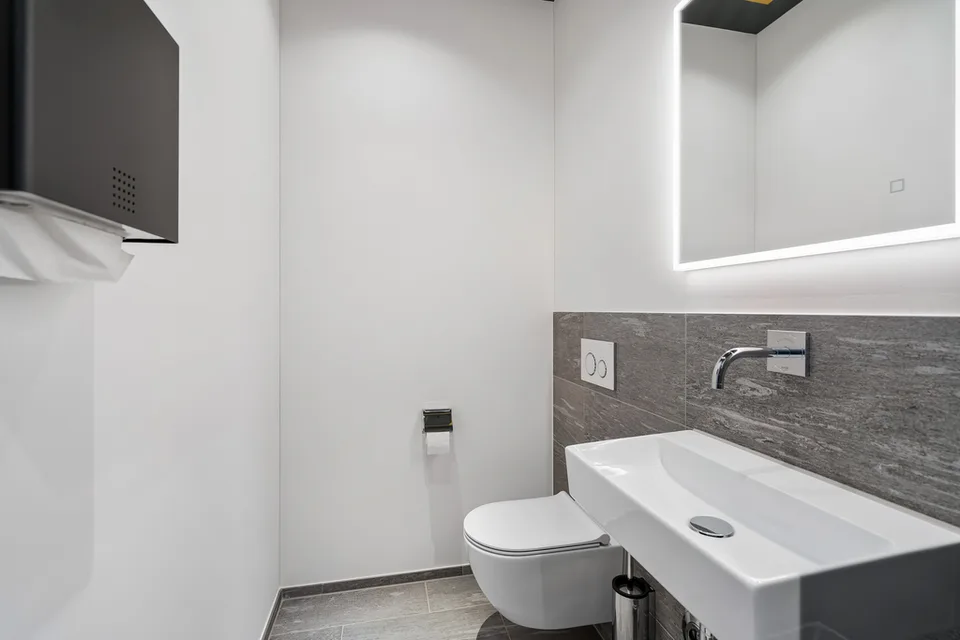 Hochwertig ausgebaute Bürofläche an bester Lage am Löwenplatz – Foto 7 von 12