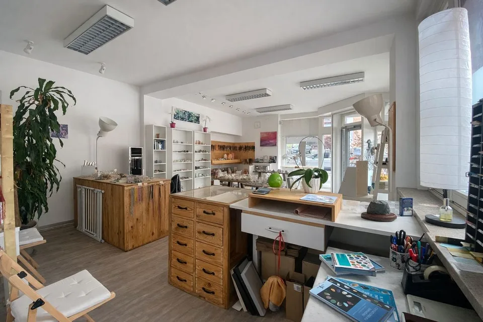 Vezia - Gewerbefläche/Laden 80 m² mit Auslagen
