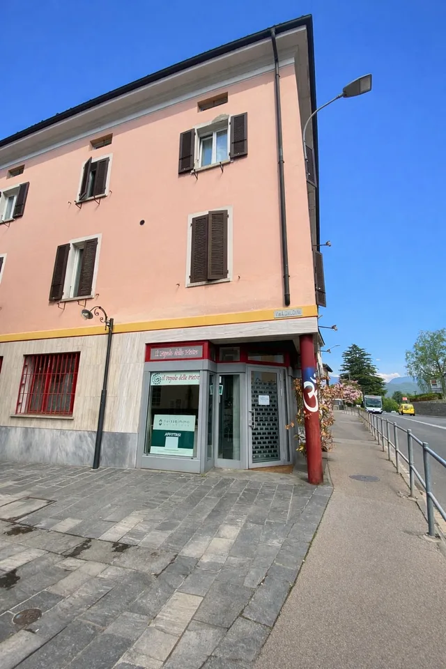 Vezia - Gewerbefläche/Laden 80 m² mit Auslagen