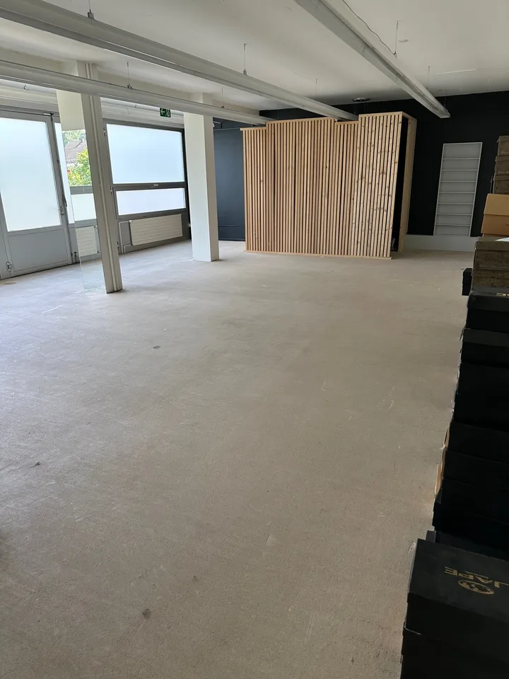 Moderne Gewerbefläche in zentraler Lage von Dietlikon – Foto 7 von 8