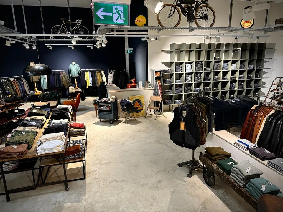Espace commercial moderne dans un emplacement central à Dietlikon