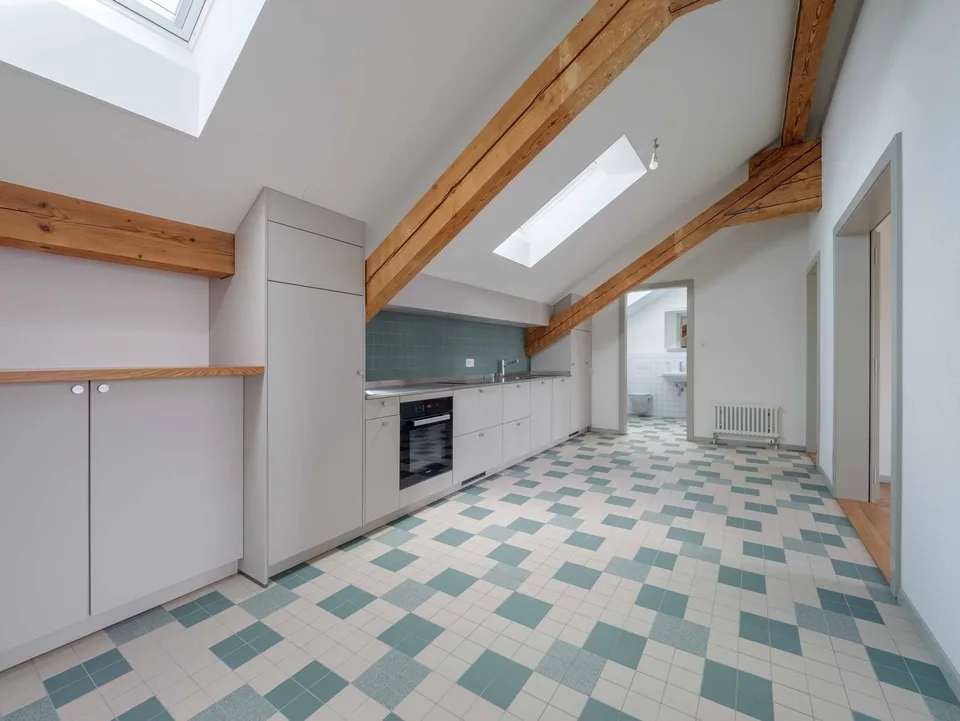 Beautifully renovated 4.5-room apartment in the heart of Fribourg