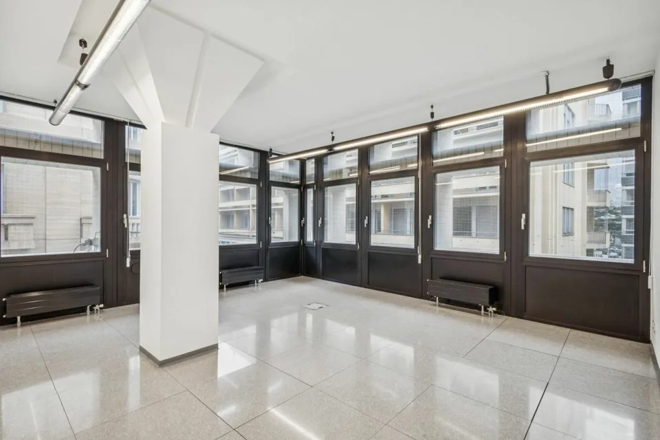 Büro im Zentrum von Chiasso vis-a-vis dem Bahnhof FFS