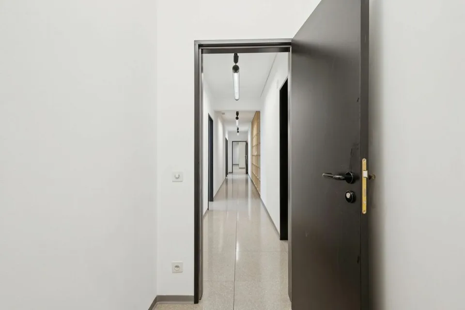 Büro im Zentrum von Chiasso vis-a-vis dem Bahnhof FFS
