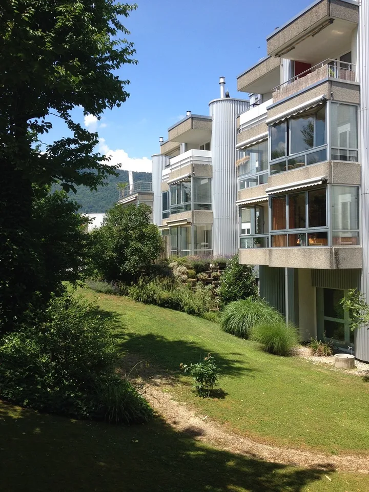 Luxuriöse 3.5-Zimmerwohnung an ruhiger Lage in Ipsach
