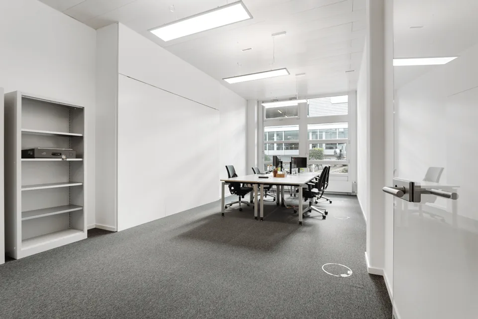 TOP AUSGEBAUTE BÜROFLÄCHEN MIT BLICK AUF DEN RHEIN – Foto 6 von 16