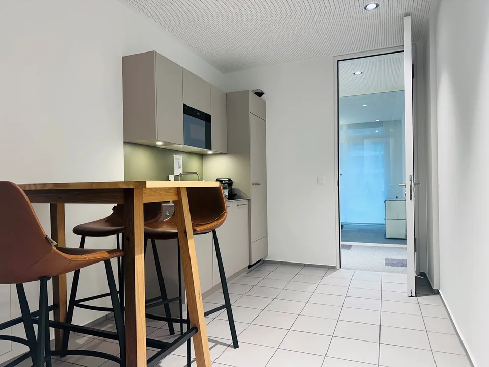 Co-Working mit privatem 2 bis 3 Personen-Büro