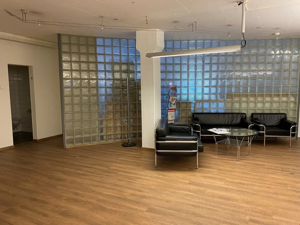 Top Lage, 542m2 Bürofläche (plus 426m2 Werkstatt/Lager möglich) – Foto 6 von 17