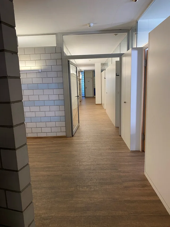 Top Lage, 542m2 Bürofläche (plus 426m2 Werkstatt/Lager möglich) – Foto 10 von 17