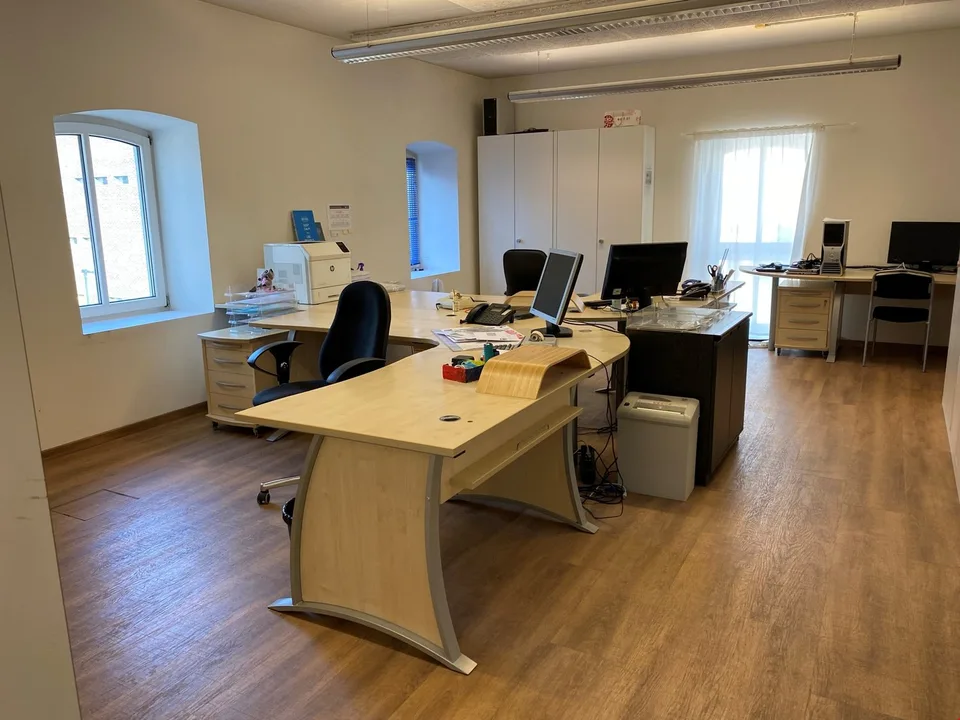 Top Lage, 542m2 Bürofläche (plus 426m2 Werkstatt/Lager möglich) – Foto 13 von 17