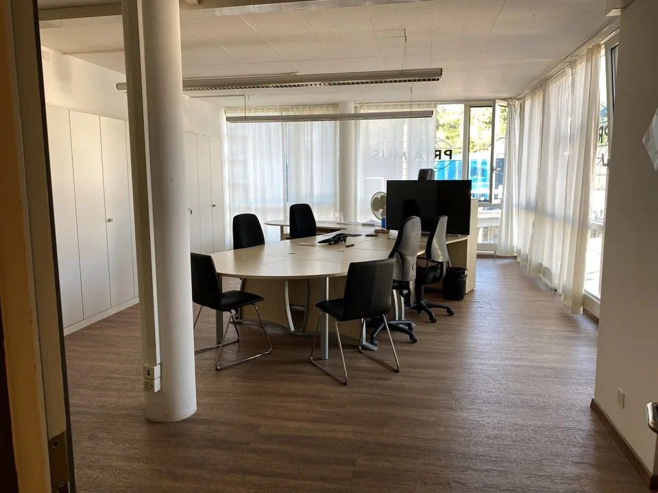 Top Lage, 542m2 Bürofläche (plus 426m2 Werkstatt/Lager möglich)
