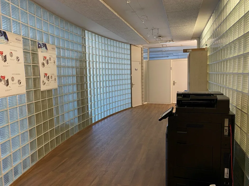 Top Lage, 542m2 Bürofläche (plus 426m2 Werkstatt/Lager möglich) – Foto 7 von 17