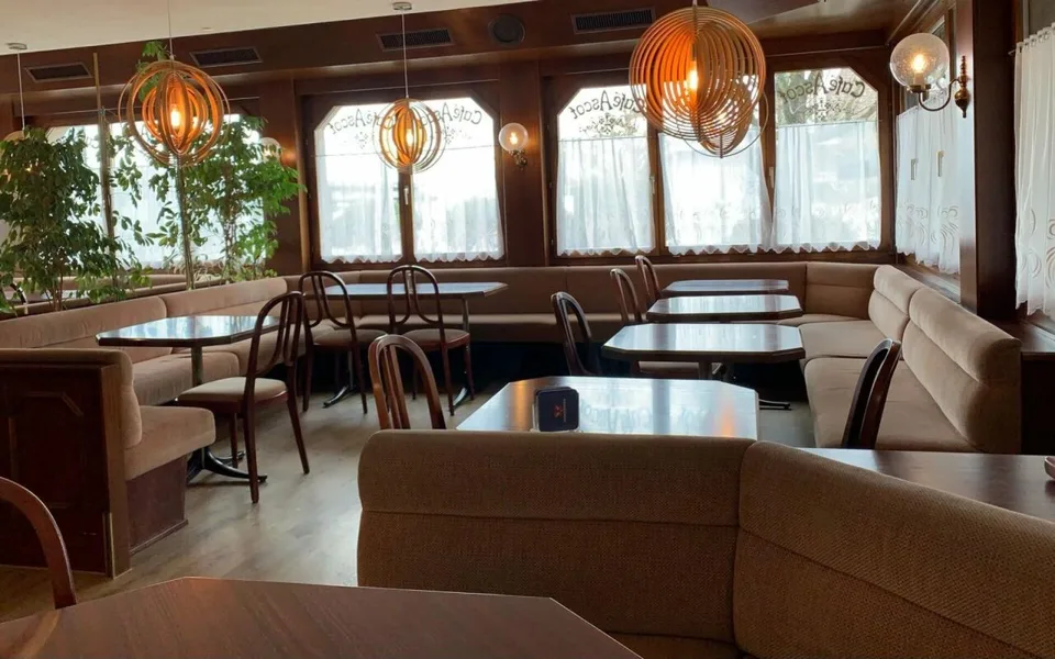 Café / Restaurant an top Lage beim Bahnhof und an der Kantonsstrasse