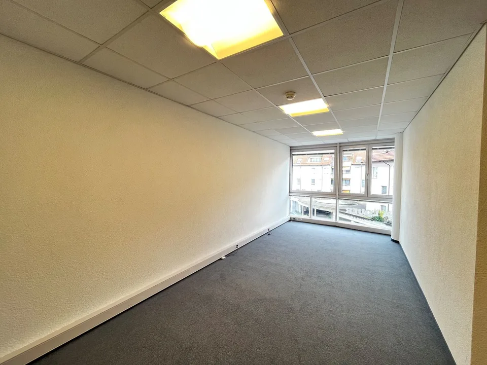 Offices in Bussigny, near the CFF train station - 3 months of net rent offered – photo 8 of 12