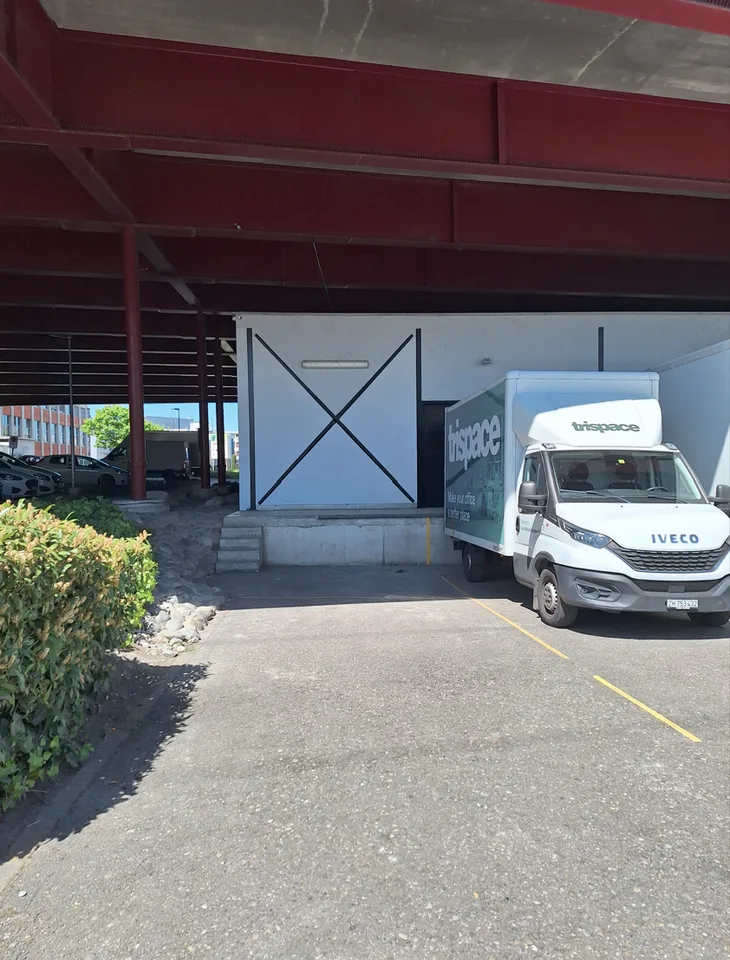 Spazi commerciali polivalenti su Ruchstuckstrasse a Wangen-Brüttisellen