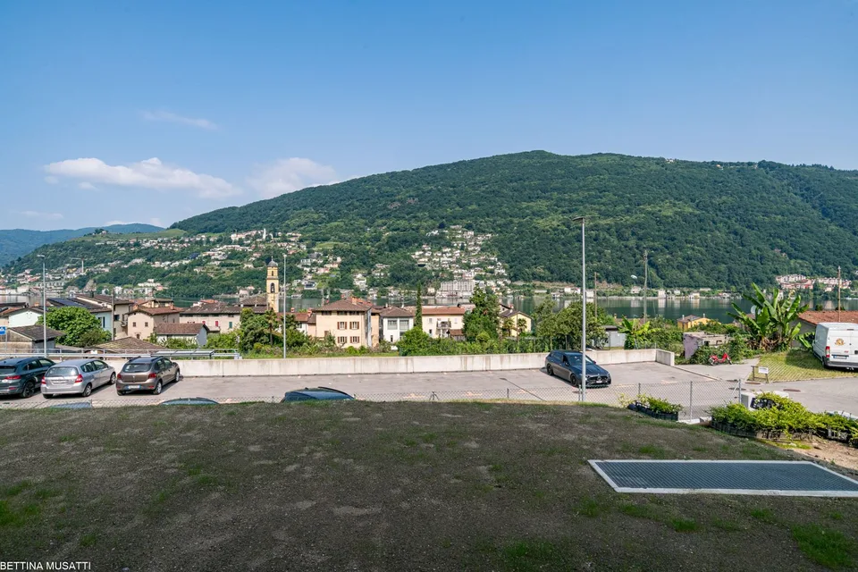 BRUSINO ARSIZIO – APPARTAMENTO CON GIARDINO PRIVATO E VISTA LAGO, COMFORT E NATURA A PORTATA DI MANO
