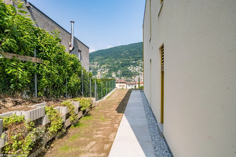 BRUSINO ARSIZIO – APPARTAMENTO CON GIARDINO PRIVATO E VISTA LAGO, COMFORT E NATURA A PORTATA DI MANO – foto 10 di 11