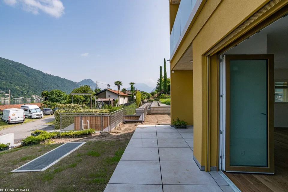 BRUSINO ARSIZIO – APPARTAMENTO CON GIARDINO PRIVATO E VISTA LAGO, COMFORT E NATURA A PORTATA DI MANO – foto 9 di 11