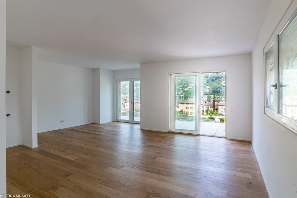 BRUSINO ARSIZIO – APPARTAMENTO CON GIARDINO PRIVATO E VISTA LAGO, COMFORT E NATURA A PORTATA DI MANO