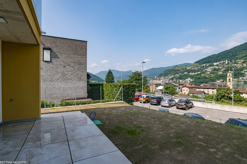 BRUSINO ARSIZIO – APPARTAMENTO CON GIARDINO PRIVATO E VISTA LAGO, COMFORT E NATURA A PORTATA DI MANO – foto 8 di 11