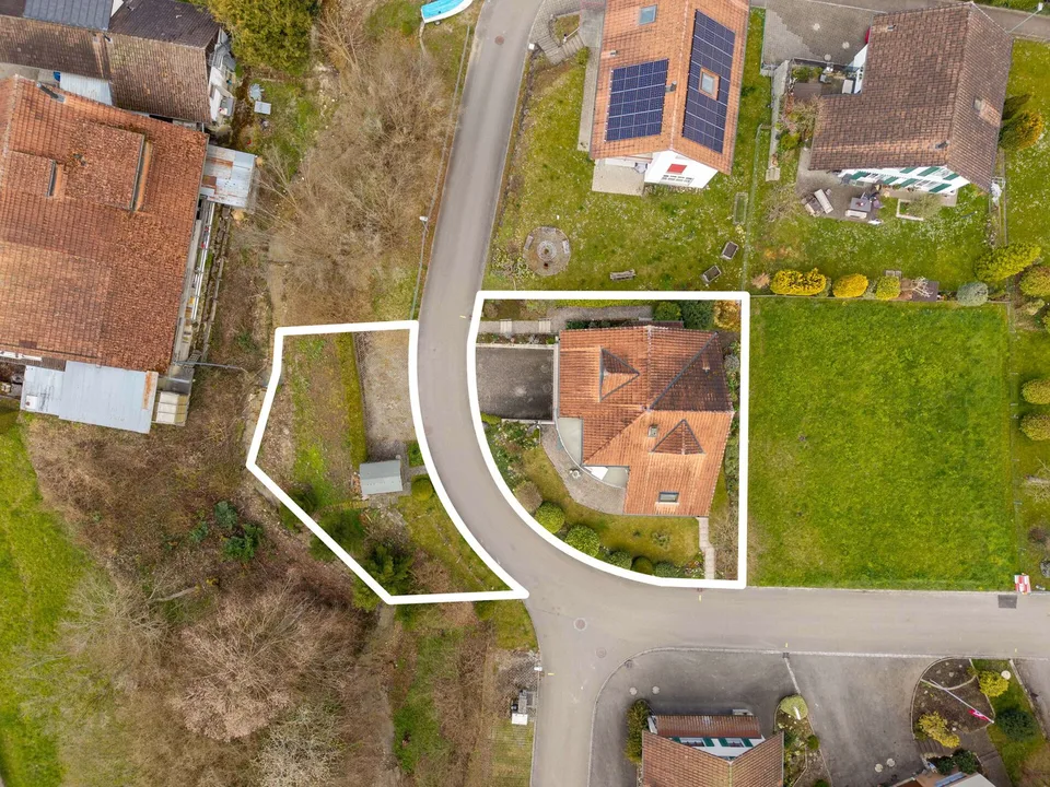 Casa residenziale attraente con appartamento separato per finanziamento incrociato