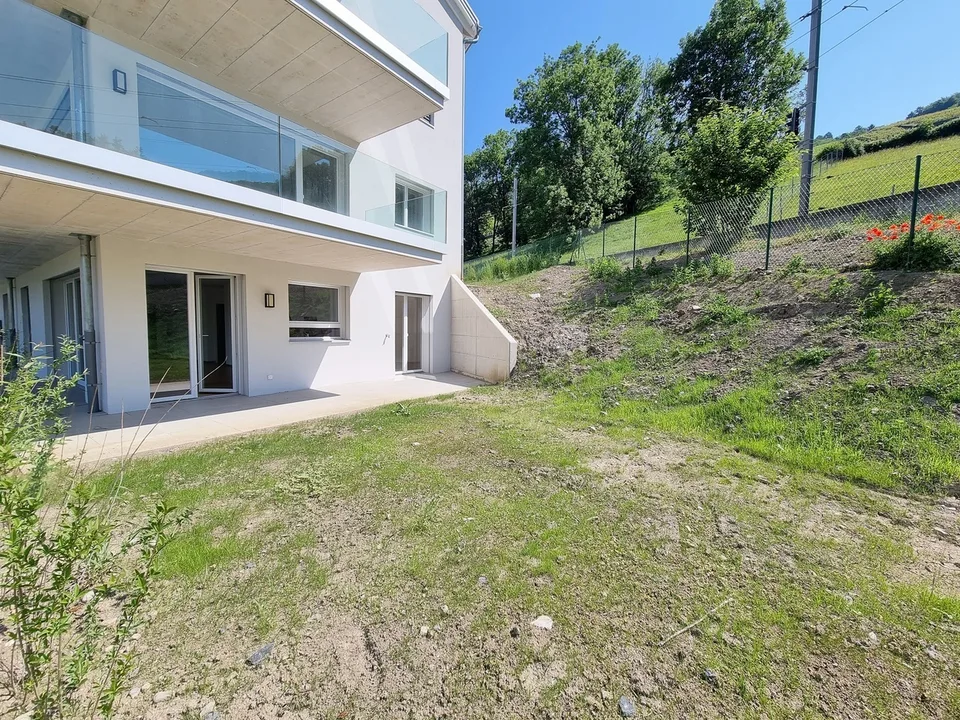 APPARTAMENTO DI 3.5 LOCALI CON TERRAZZA E GIARDINO