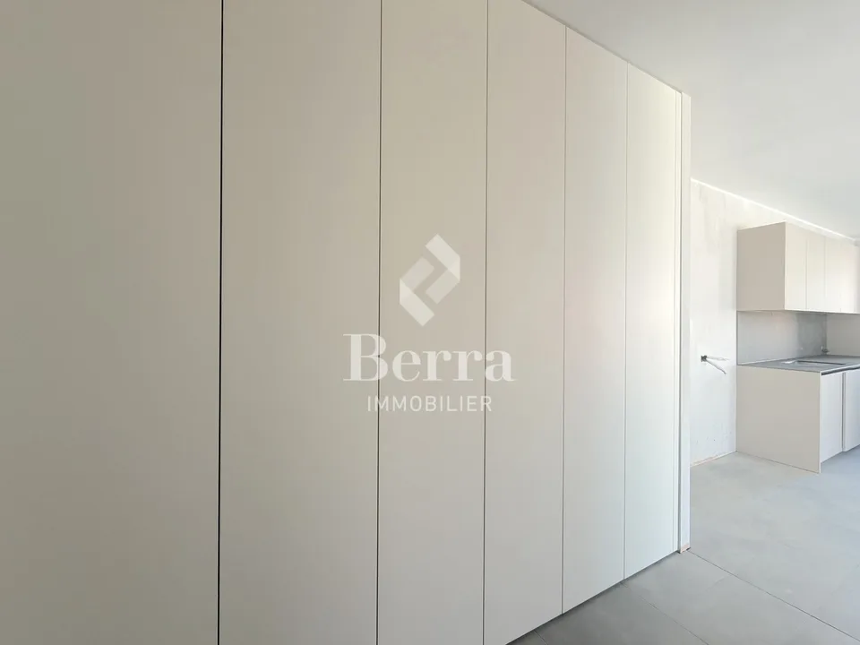 Geräumige neue Reihenhausvilla sofort verfügbar – Foto 9 von 13