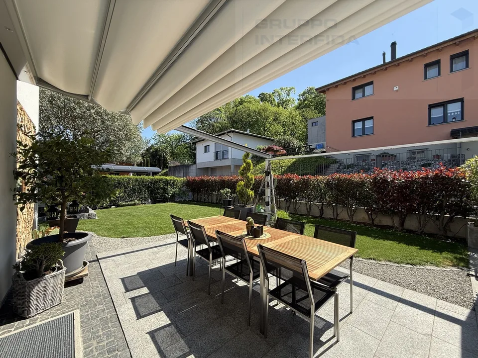 AFFASCINANTE CASA CON GIARDINO IN ZONA PANORAMICA