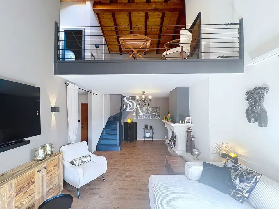 Erhabenes und geräumiges Duplex
