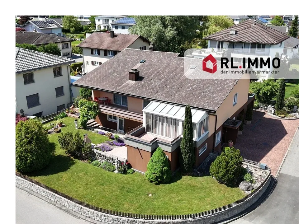 Freistehendes 7.5 Zimmer Einfamilienhaus in zentraler Lage in Sevelen