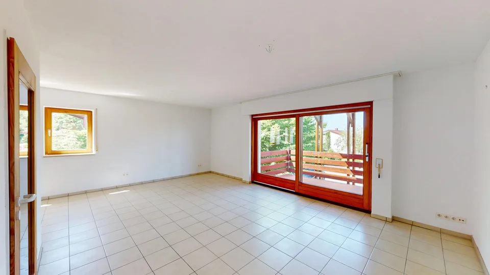 Rümmingen: Grande casa a schiera con bel giardino, tre posti auto e appartamento(i) separato(i)