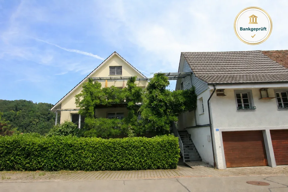 Helle 4½-Zimmerwohnung mit schöner Aussicht auf den Rhein