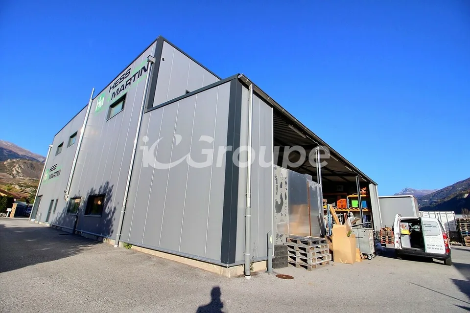 UVRIER - Capannone industriale di 955m2 con showroom e laboratorio – foto 12 di 13