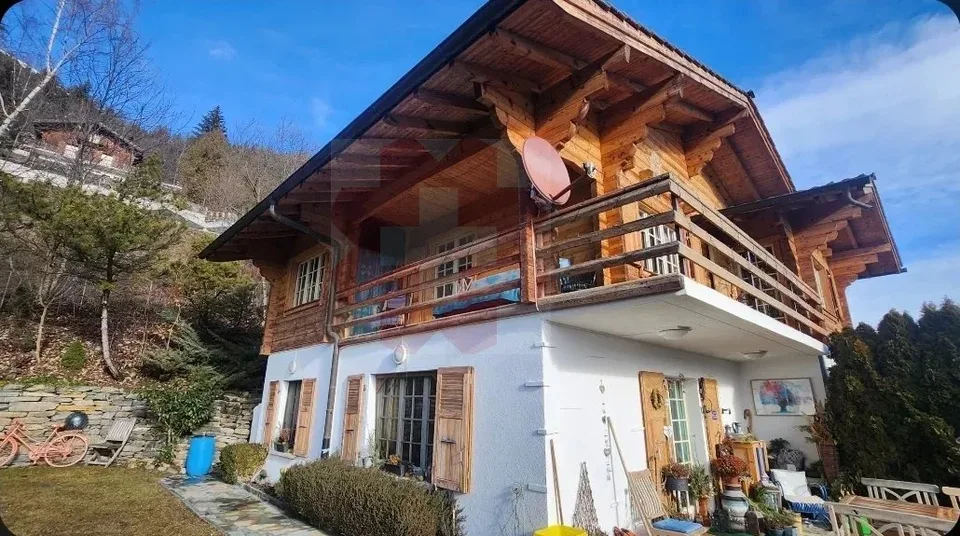 Prächtiges Blockhaus mit Panoramablick auf das Wallis