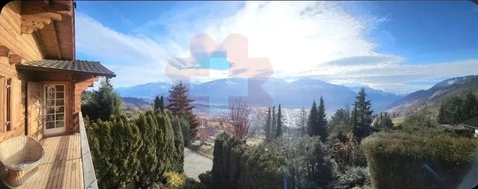Prächtiges Blockhaus mit Panoramablick auf das Wallis
