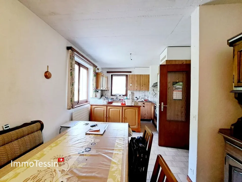 Charmantes Mehrfamilienhaus mit 2 Wohnungen in Malvaglia nahe Biasca und Lukmanierpass zu verkaufen – Foto 10 von 13