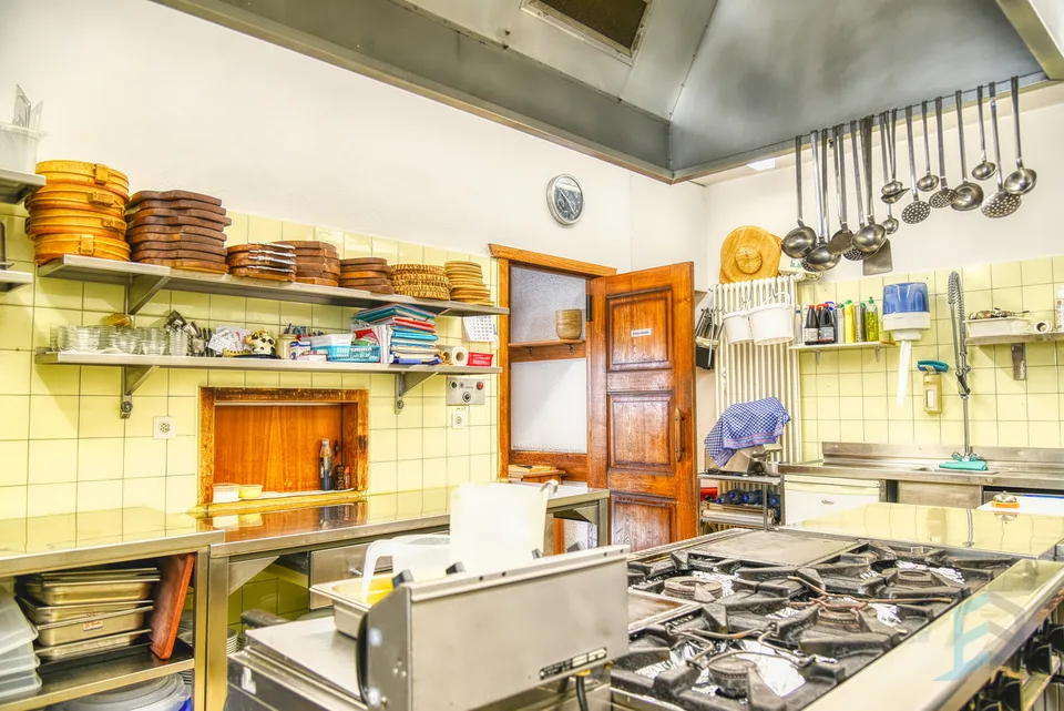 ESCLUSIVO Magnifico ristorante di 218m² nel centro del villaggio – foto 9 di 13