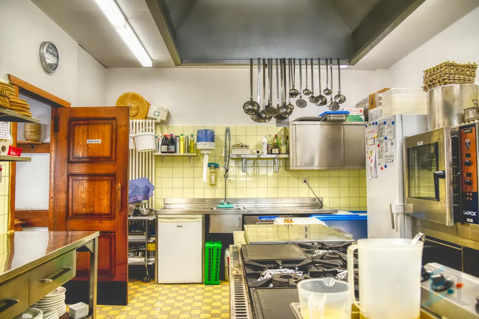 ESCLUSIVO Magnifico ristorante di 218m² nel centro del villaggio – foto 8 di 13