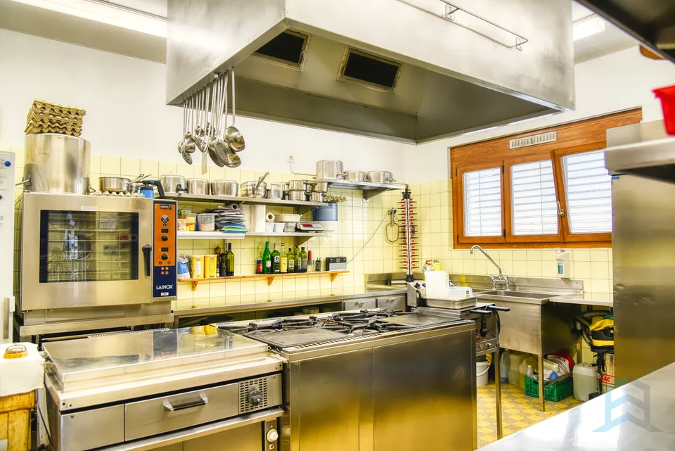 ESCLUSIVO Magnifico ristorante di 218m² nel centro del villaggio – foto 7 di 13