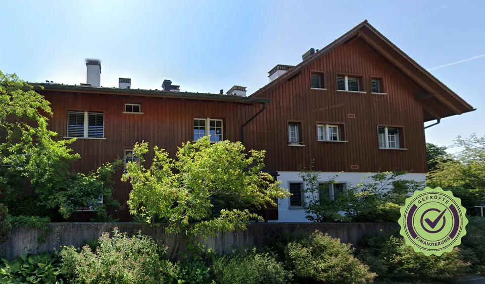 Charmante Dachwohnung (3.5 Zimmer) mit lichtdurchfluteter Loggia