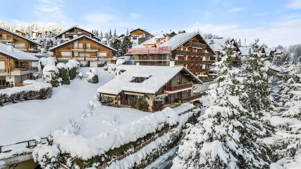 Chalet con vista sulle Alpi e potenziale eccezionale