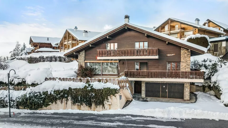 Chalet avec vue sur les Alpes et potentiel exceptionnel