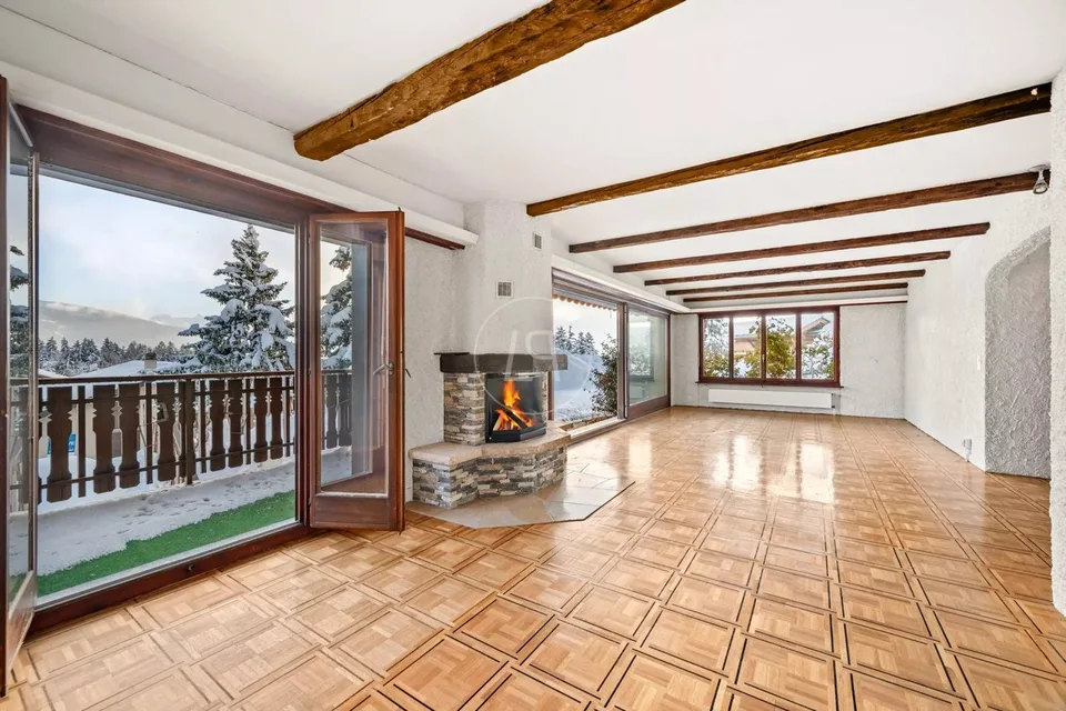 Chalet con vista sulle Alpi e potenziale eccezionale