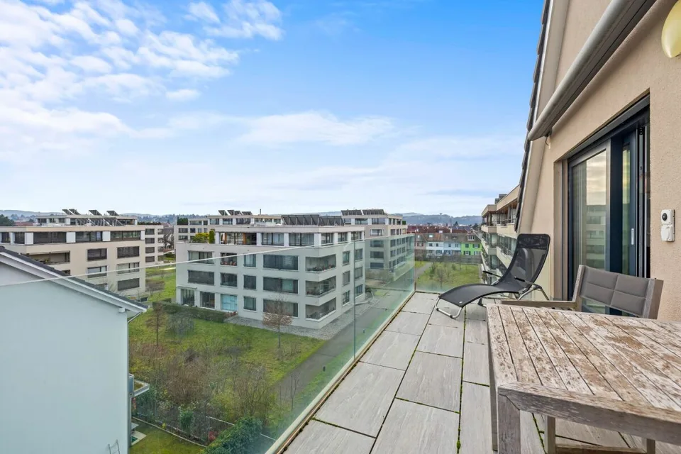 Modernes Wohnen auf zwei Ebenen - Stilvolle Maisonettewohnung in Allschwil