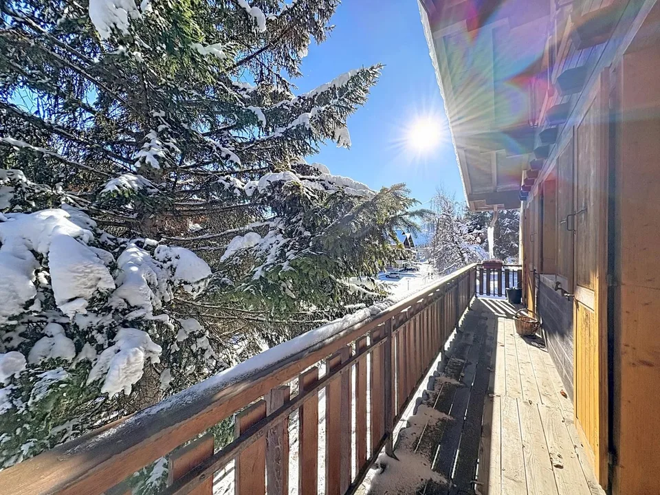 Chalet di 7 locali con accesso diretto alle piste nel cuore delle 4 Valli