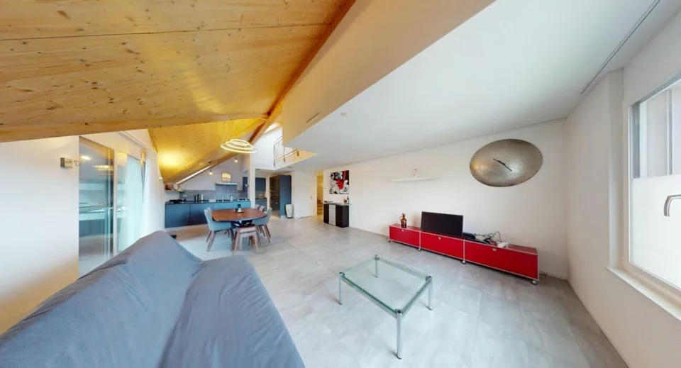 168 m² Wohntraum mit beeindruckender Galerie - Exklusive 5.5-Zimmer-Maisonette nahe der Aare