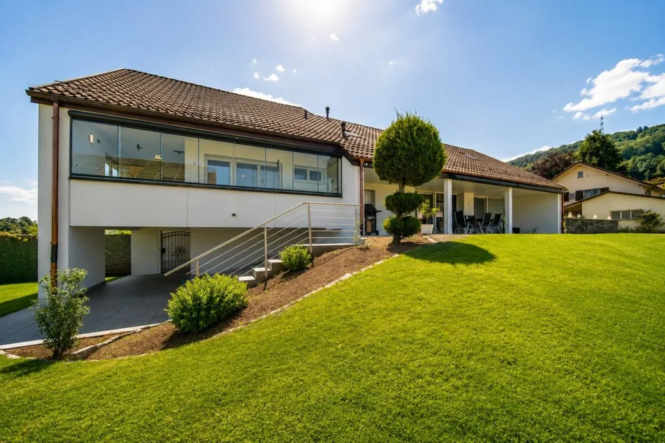 Luxuriöses Wohnen direkt am Rhein - exklusives 6.5-Zimmer-Einfamilienhaus mit traumhafter Aussicht – Foto 35 von 36